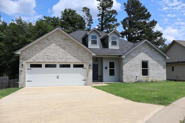 Photo - 205 Windcrest Cir