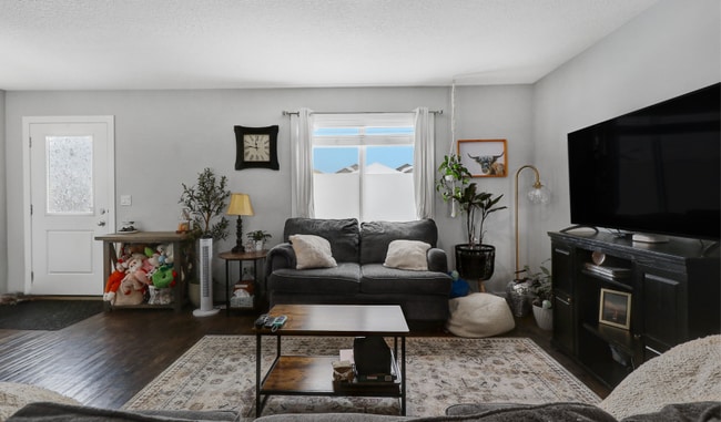 Photo - 3 bedroom in Clairmont AB T8X 5C8