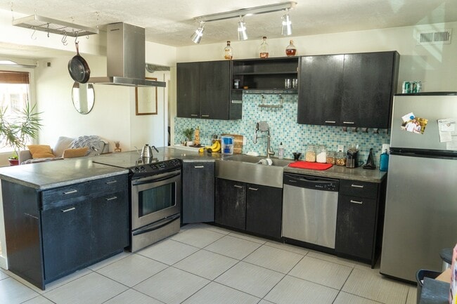 Photo - 370 W 800 N Unit Apt 9
