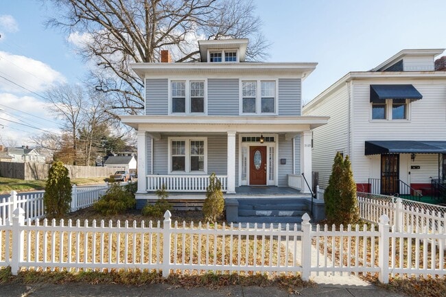 Building Photo - Spacious Corner-Lot Home on Carolina Ave