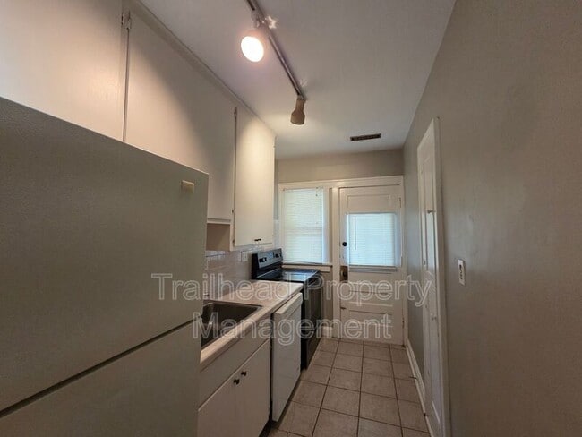 Photo - 1807 W 41st St