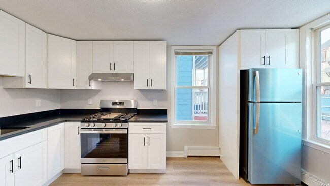 Photo - 298 Meridian St Unit 298 - 4