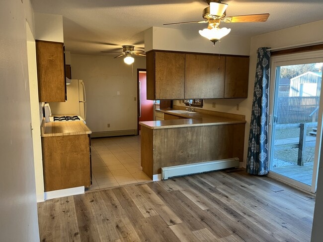 Photo - 120 Railroad St