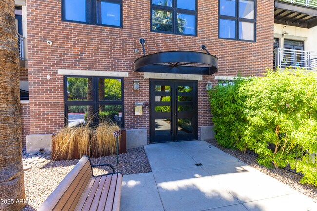 Photo - 914 E Osborn Rd