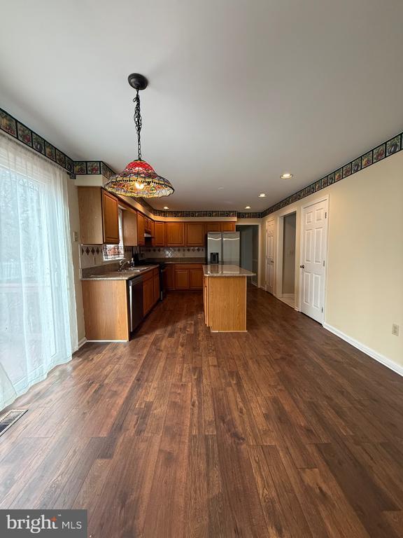 Building Photo - 28 Willow Way Dr