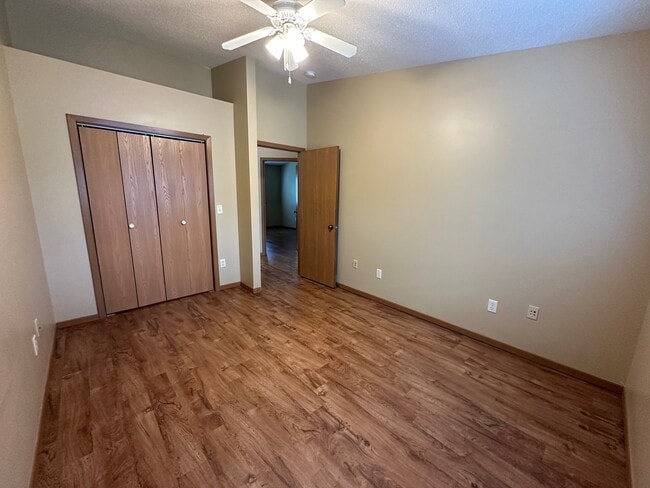 Photo - 1521 6th St E