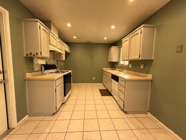 Photo - 248 Exie Ln