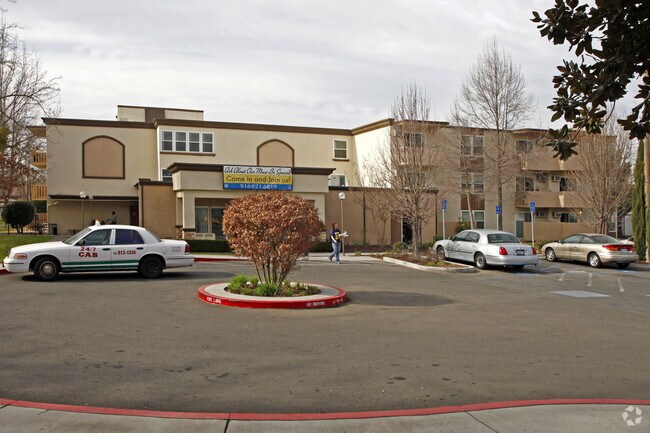 Rio Linda Manor - Rio Linda Manor Apartments