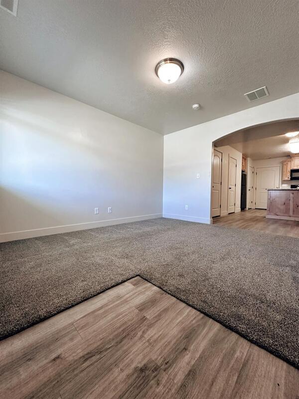 Photo - 483 N 2650 W