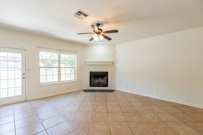 Photo - 3310 Silver Oaks Dr