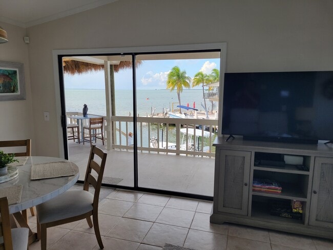 Photo - 222 Bristol Ct