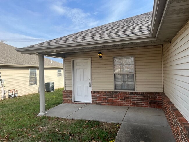 Photo - 1188/1192 N Northwood Ave. Unidad 1192