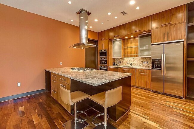 1600 Post Oak Blvd Unit 1202