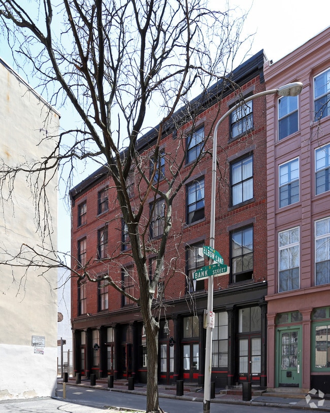 Photo - Strawberry Court Apartments