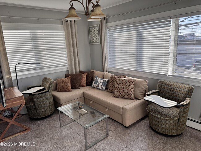 Photo - 604 SE Central Ave