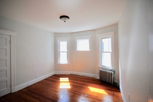Photo - 15 Cawfield St Unit 1
