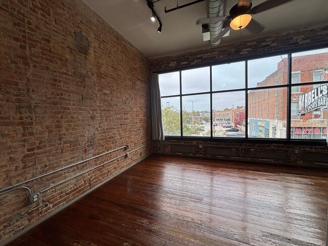Building Photo - Move Downtown on Park Central Square 2 bed... Rental