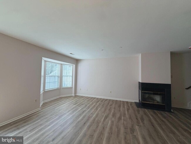 Building Photo - 8906 Mallard Ct