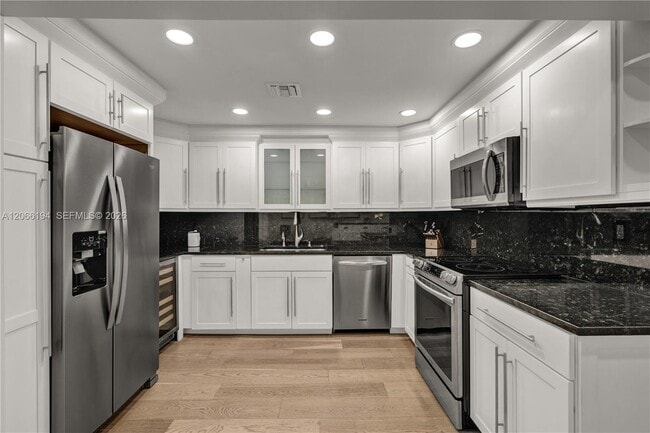 Photo - 6011 N Bayshore Dr Unit 10