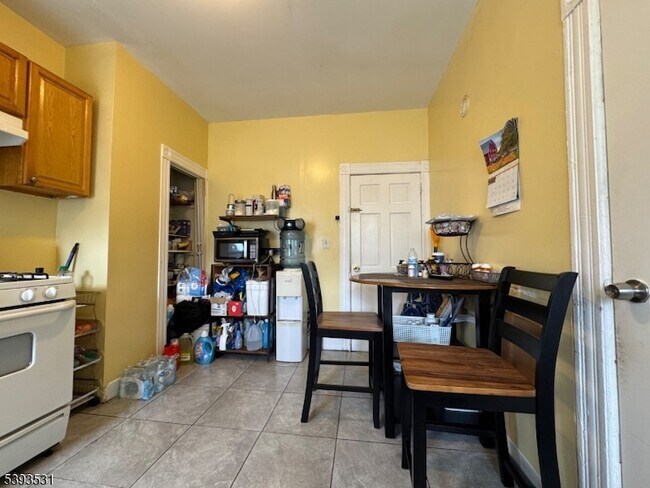 Photo - 712 E 27th St