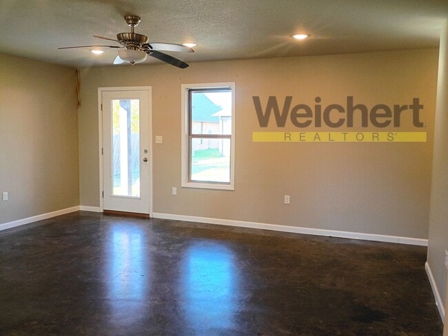 Photo - Spacious 3-Bed, 2-Bath Home in a Quiet Neighborhood