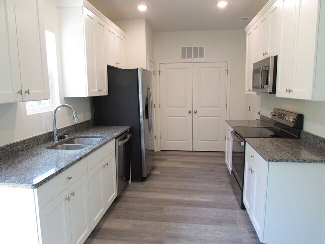 Photo - Charming 3 Bedroom, 2.5 Bath House Located in the Gated Community of River Rock in Statesville, NC