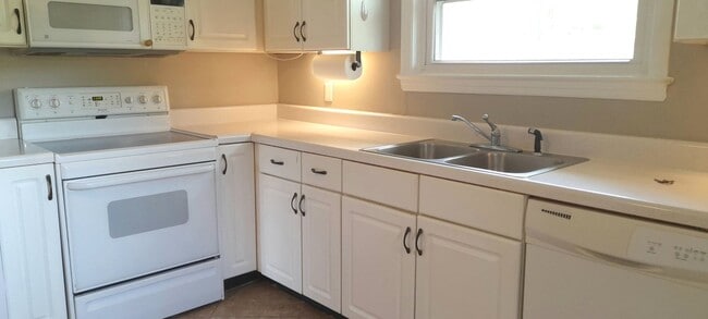 Photo - Comin in December - 3 bedroom 2 bath home ...