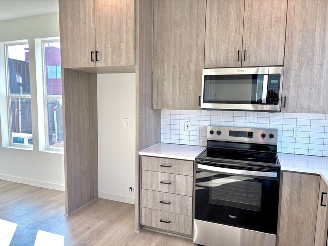 Photo - *MOVE-IN SPECIAL*  St. Johns New Build Townhouse - Bright and Spacious End Unit 2 Bedroom with A/...