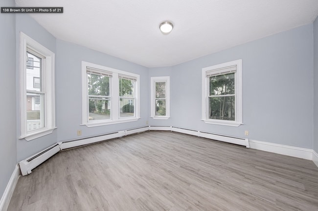 Building Photo - 138 Brown St Rental