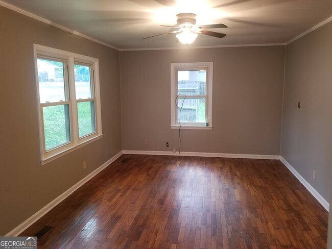 Photo - 35 Clervue Cir NE
