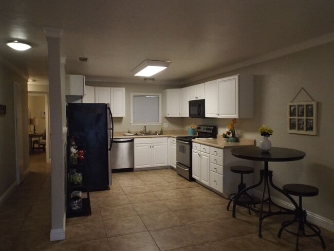 Photo - 303 Hickory St