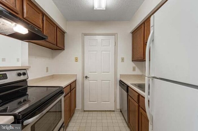 1535 Lincoln Way Unit 102