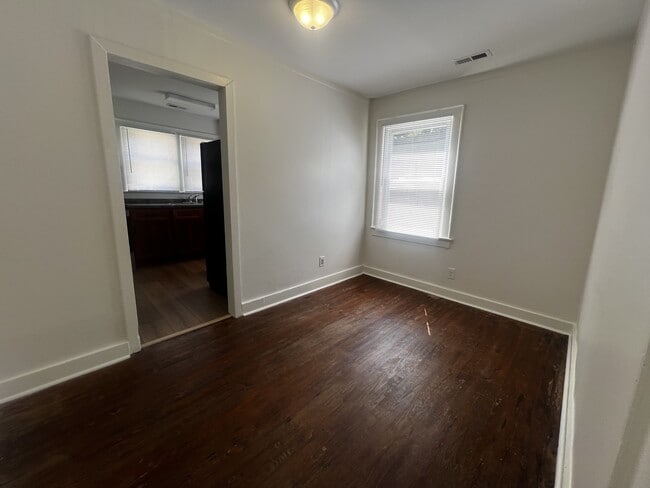 Photo - 202 Meares St