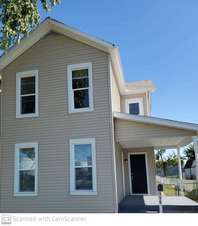 Building Photo - Refreshed 3 bed 1 bath home convenient to ...