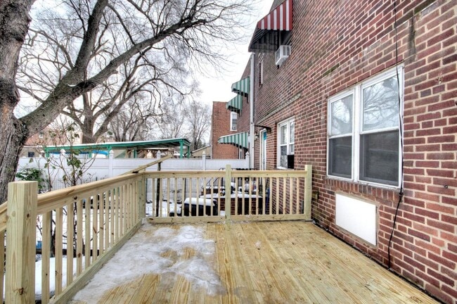 Photo - 1327 Jackson St