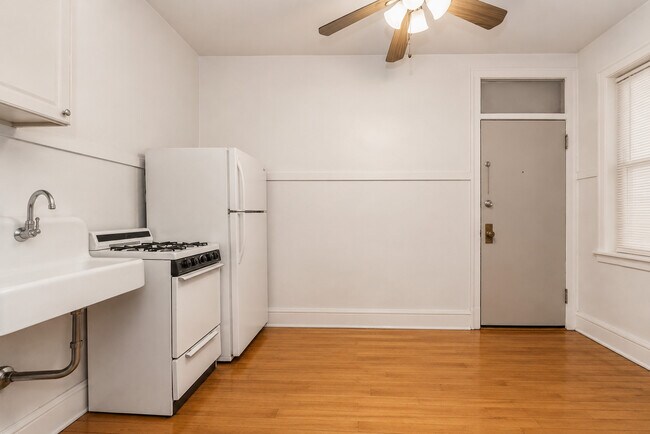 Photo - 3041 W George St Unit 3S