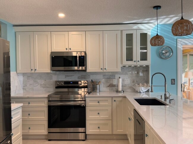 Photo - 2227 Pineland Dr