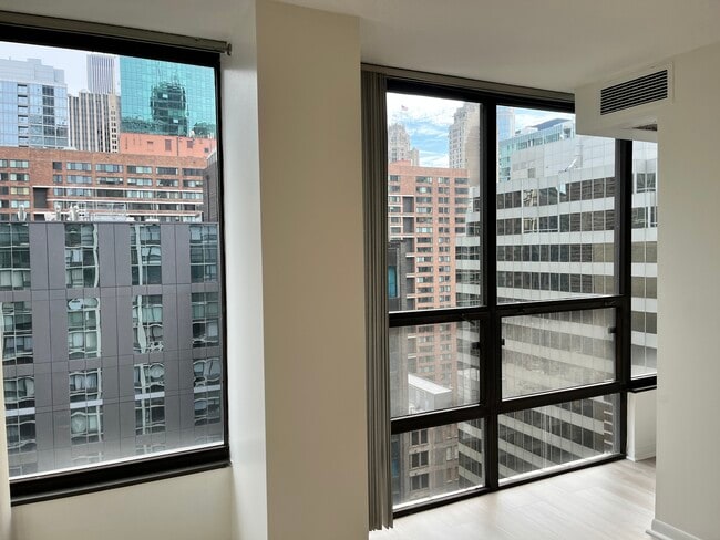 Photo - 230 E Ontario St