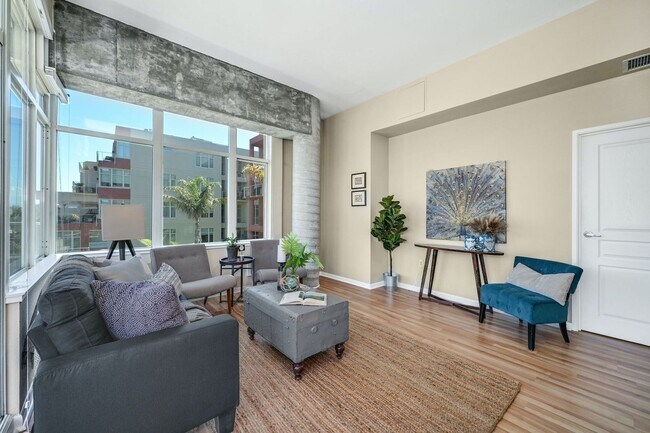 Building Photo - Bright 2 bedroom with open floor plan and spacious terrace! Unit 601