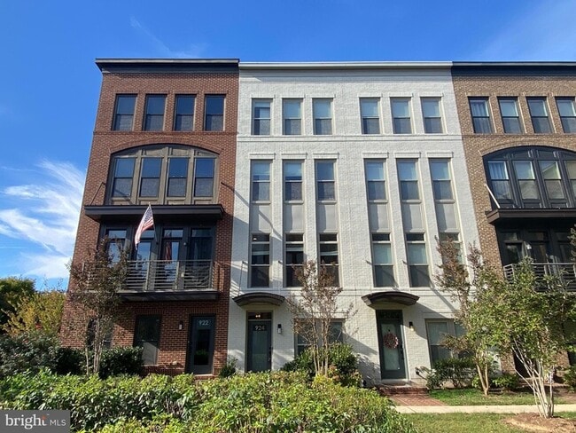 Building Photo - 924 King Farm Blvd