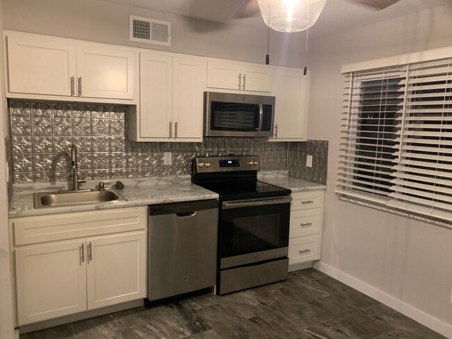 Building Photo - Arnold 1 bedroom pet friendly with shared ... Unit 9- 2359 Ida Rental
