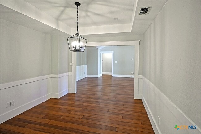 Photo - 953 River Bank