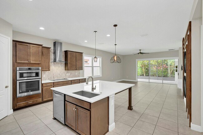 Photo - 10227 Henbury St