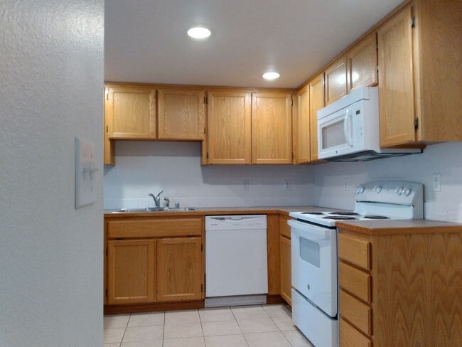 Photo - Charming 3-Bed Duplex with 2.5 Baths & 160...