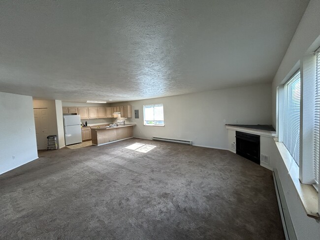 Family Room1 - 220 E Mission Ave