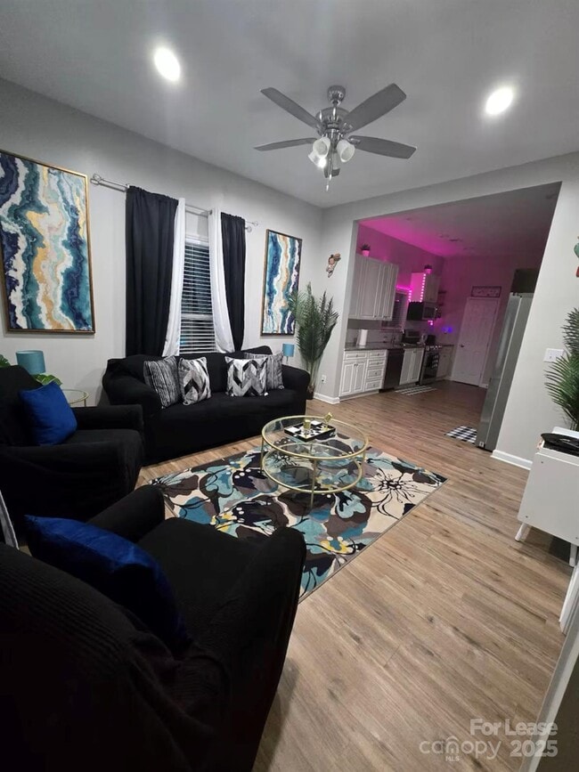 Photo - 1806 Vinton St