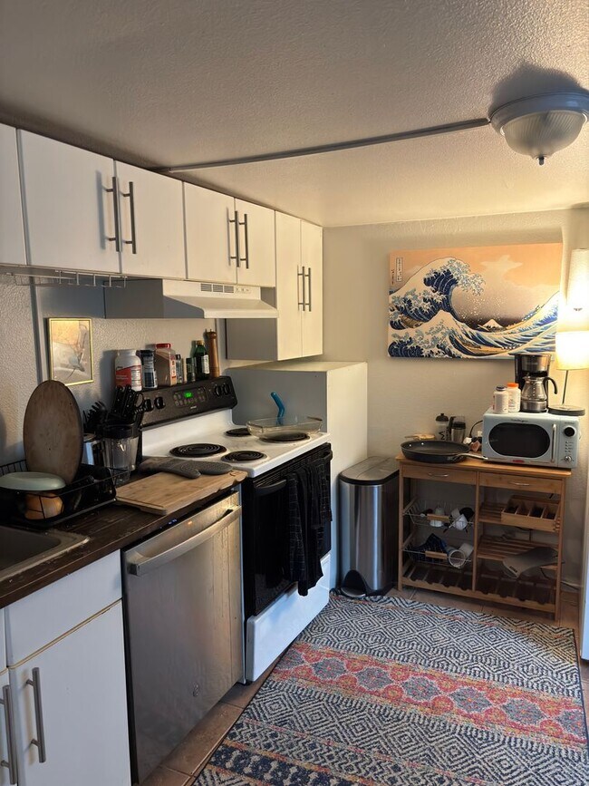 Photo - 1036 E 43rd St Unit B