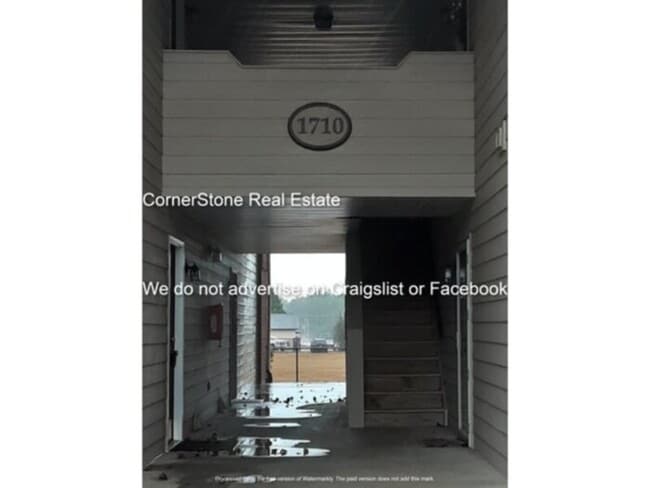 Building Photo - 1710 Renwick Dr