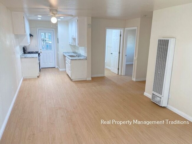 Photo - Updated Apt in Rosamond - Military Discount!