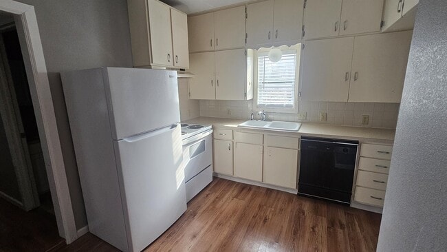 Photo - 1204 N Cleveland